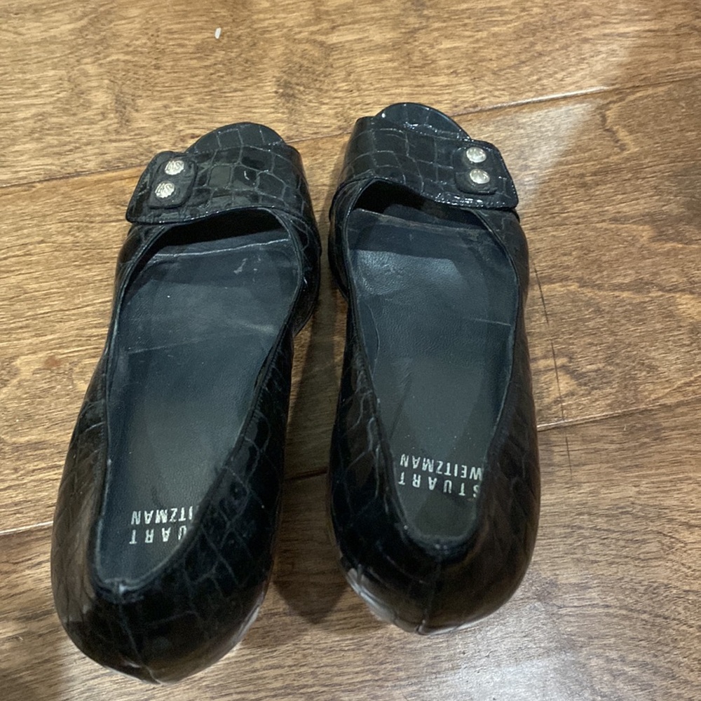 Stuart Weitzman Black Patent Croc Pattern Heels 7… - image 5
